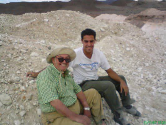 Víctor Heriberto Fuentes junto a Fernando Fuentes en los yacimientos